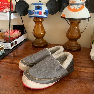 Sorel size 7 women’s slip ins